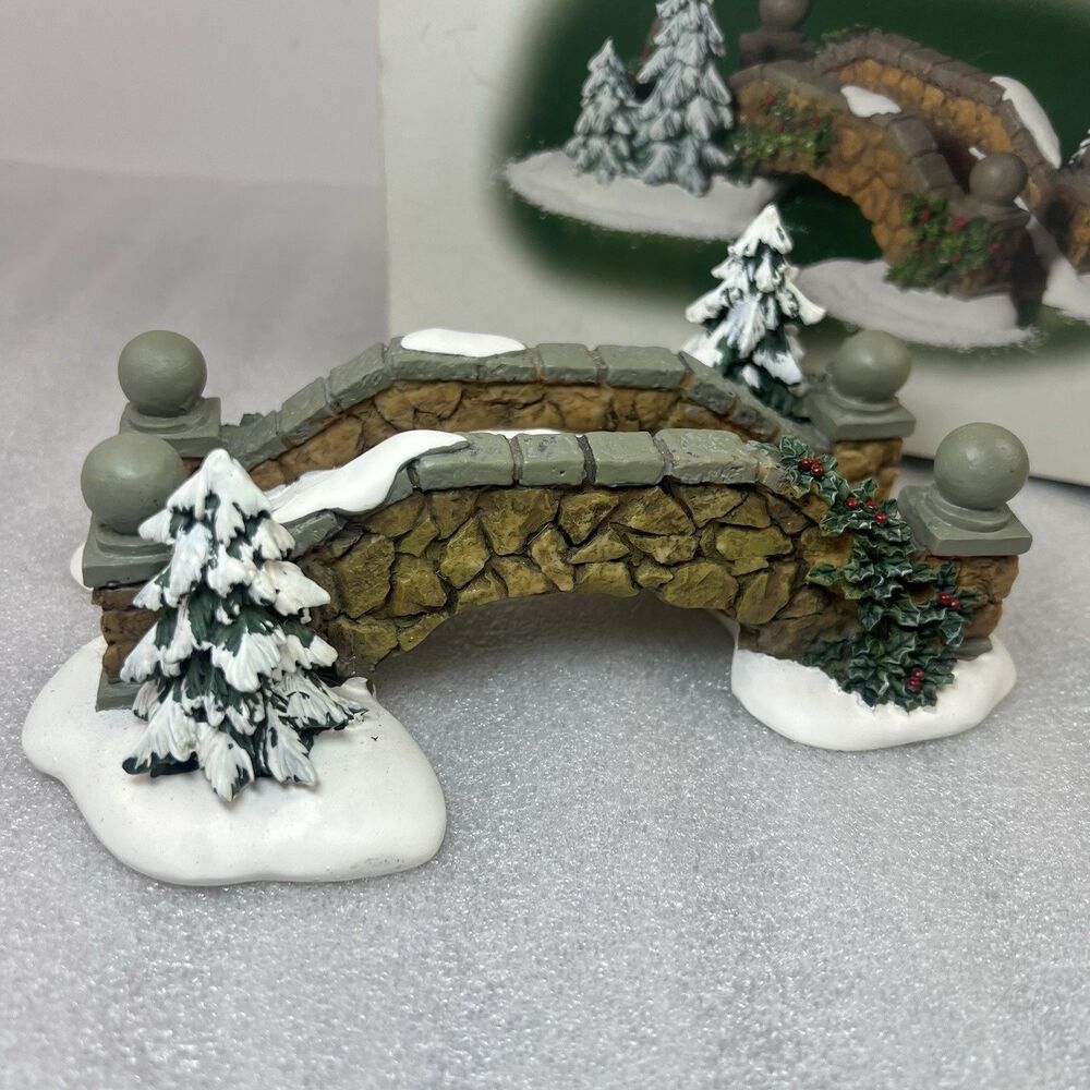 Dept 56 Xmas Village Accessories Stone Footbridge 1999 Retired 56.52646 - Picture 5 of 8